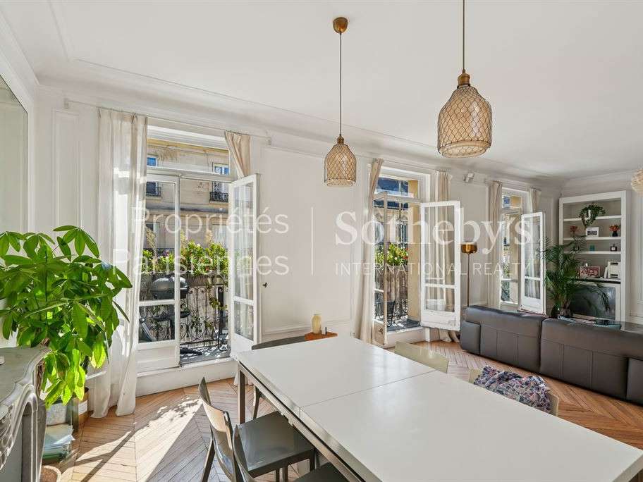 Apartment Paris 8e