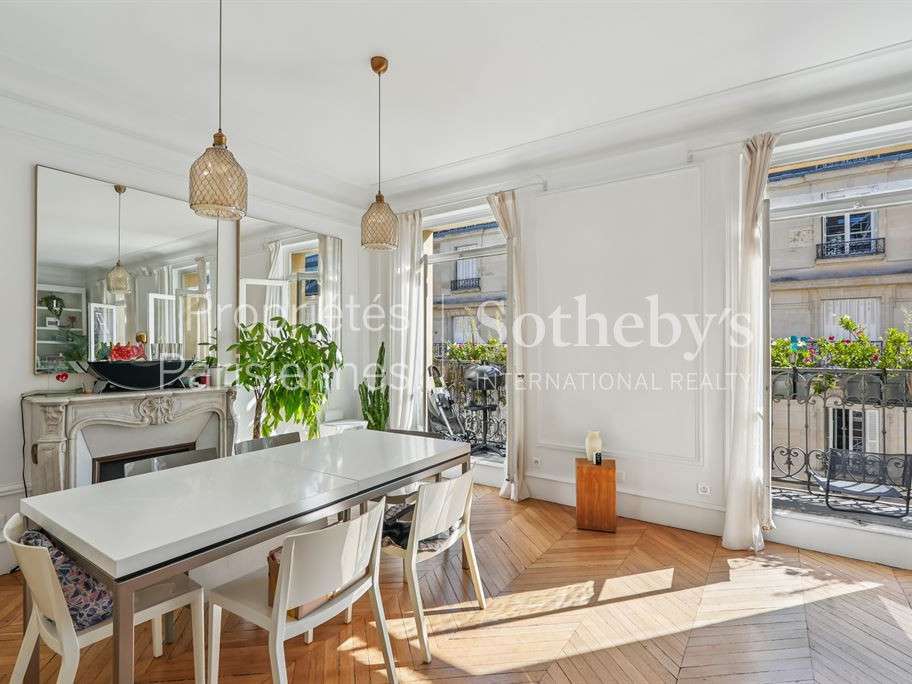 Apartment Paris 8e