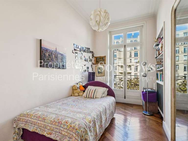 Appartement Paris 8e - 4 chambres - 181m²