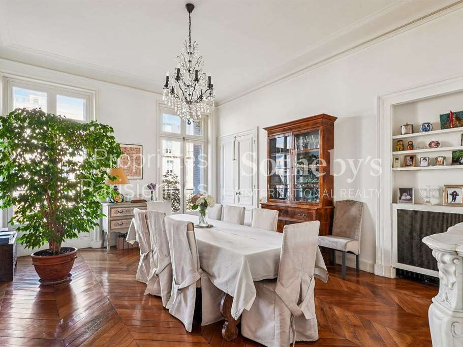 Apartment Paris 8e