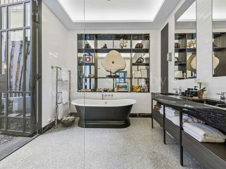 Apartment Paris 8e - 3 bedrooms - 154m²