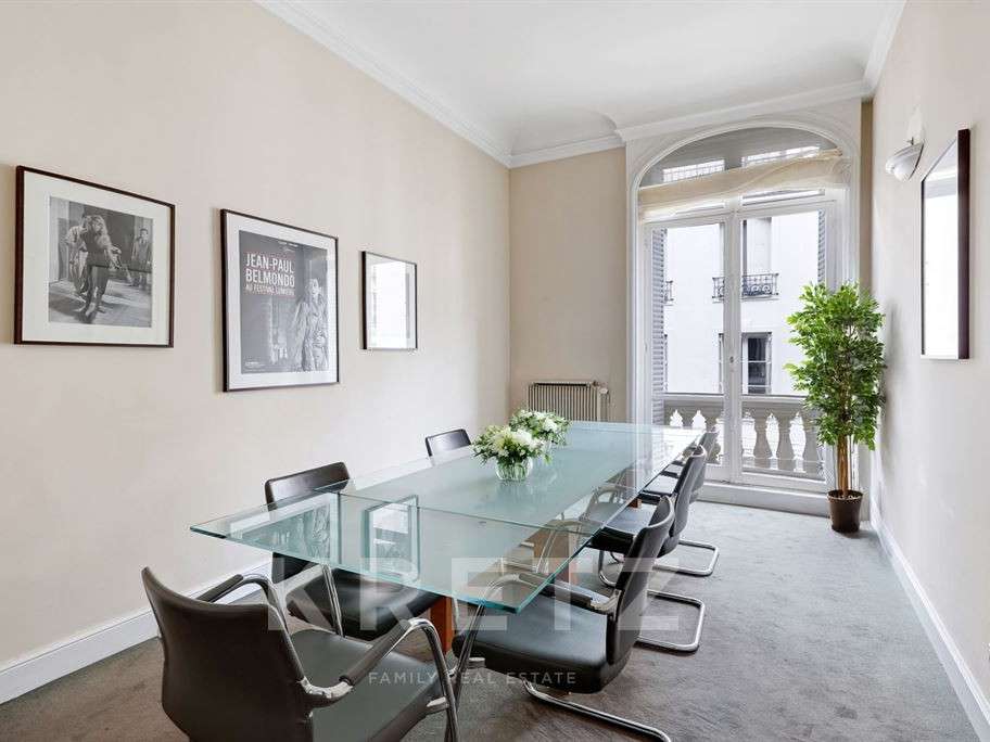 Apartment Paris 8e