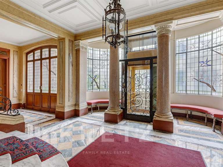 Apartment Paris 8e - 357m²