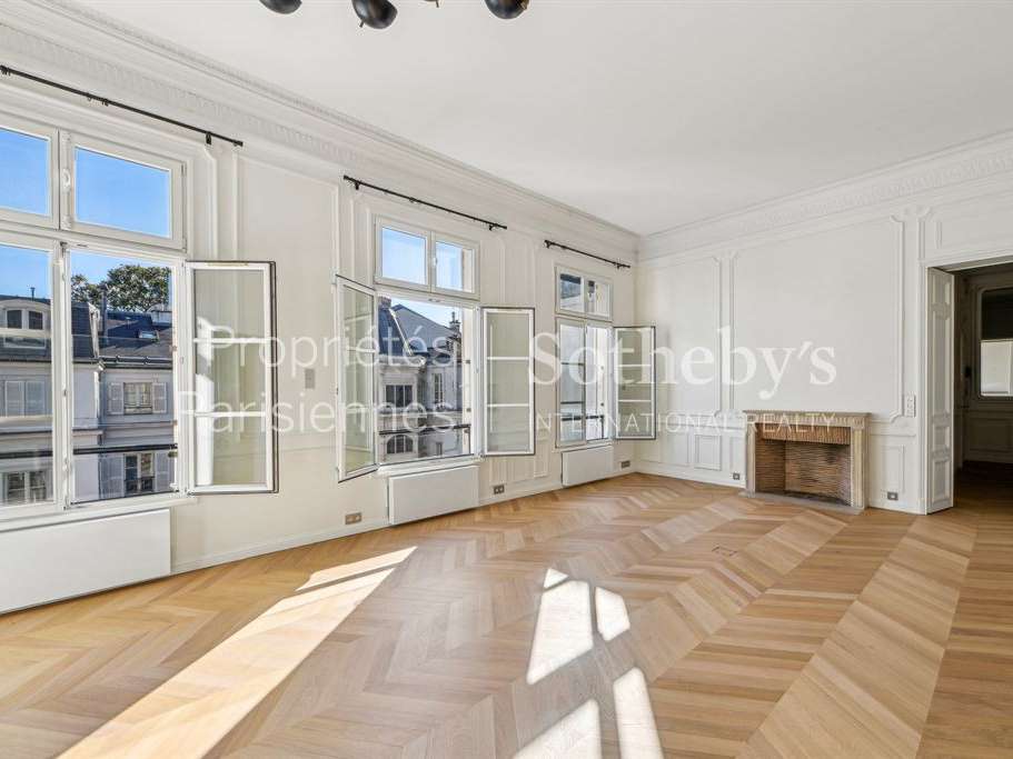 Apartment Paris 8e
