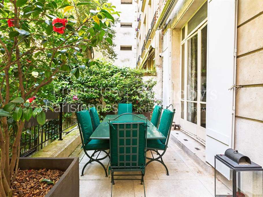 Apartment Paris 8e