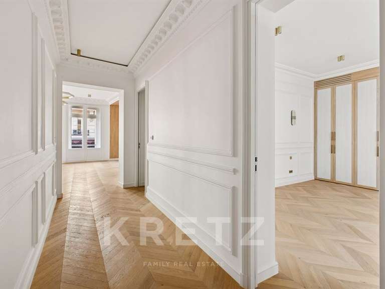 Apartment Paris 8e - 2 bedrooms - 125m²