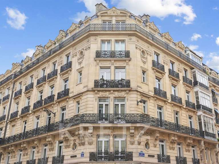 Appartement Paris 8e - 2 chambres - 125m²