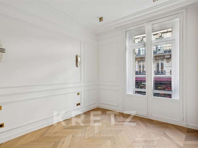 Appartement Paris 8e - 2 chambres - 125m²