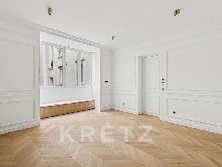 Appartement Paris 8e - 2 chambres - 125m²