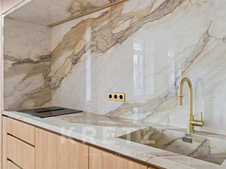 Appartement Paris 8e - 2 chambres - 125m²
