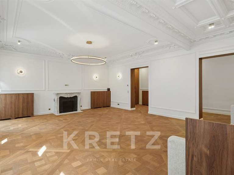 Apartment Paris 8e - 3 bedrooms - 166m²
