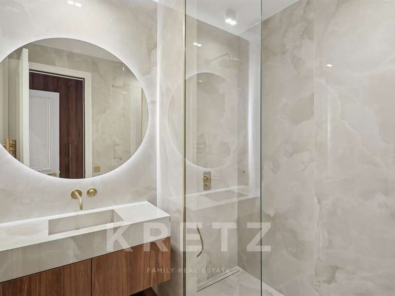 Apartment Paris 8e - 3 bedrooms - 166m²
