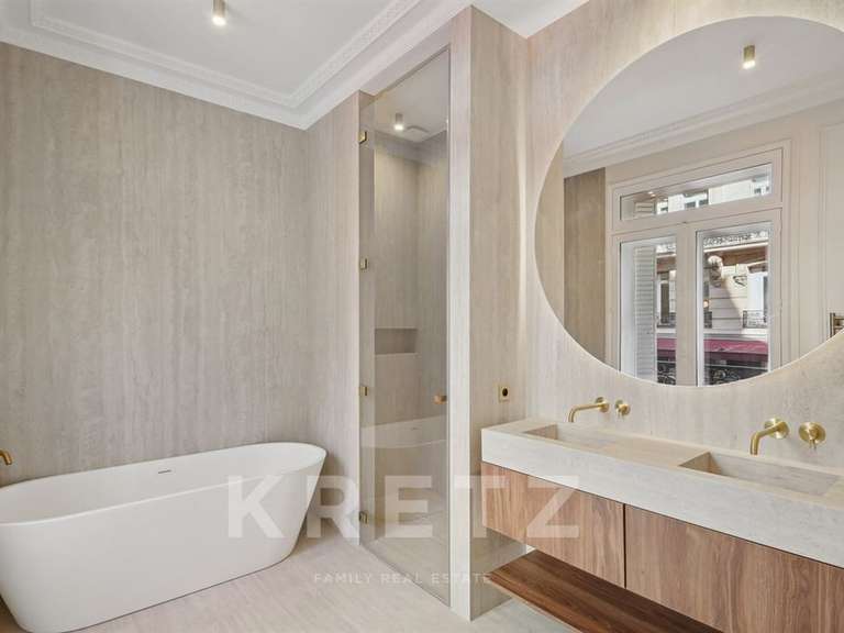 Apartment Paris 8e - 3 bedrooms - 166m²