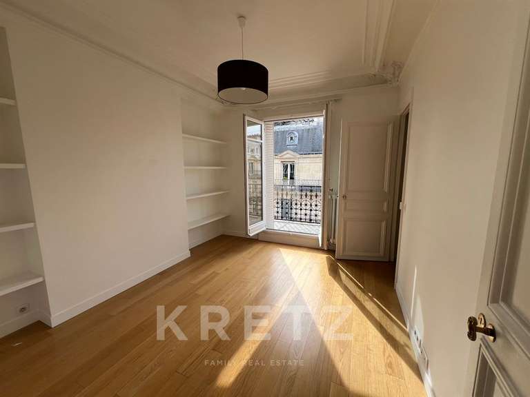 Apartment Paris 8e - 3 bedrooms - 151m²