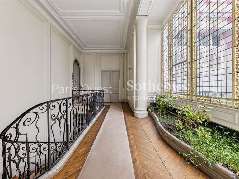 Apartment Paris 8e - 3 bedrooms - 182m²
