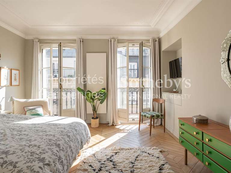 Appartement Paris 8e - 3 chambres - 150m²