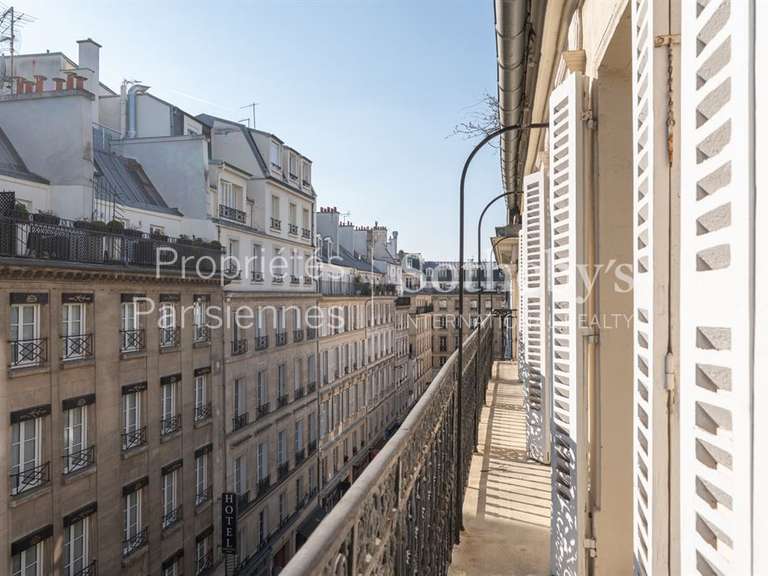 Appartement Paris 8e - 3 chambres - 150m²