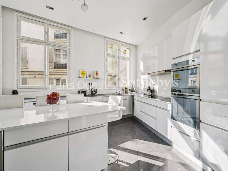 Appartement Paris 8e - 3 chambres - 175m²