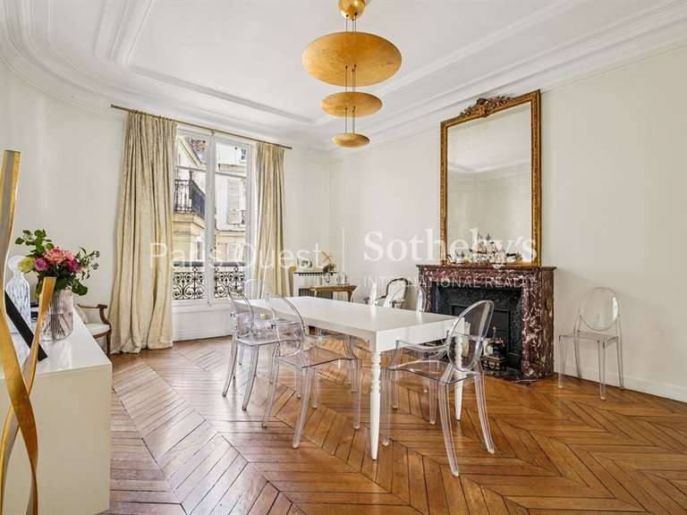 Appartement Paris 8e - 3 chambres - 175m²