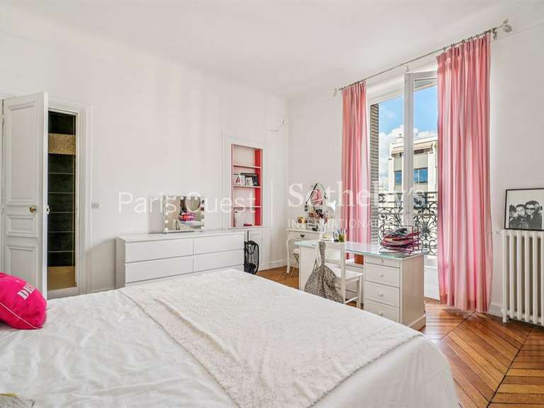 Appartement Paris 8e - 3 chambres - 175m²