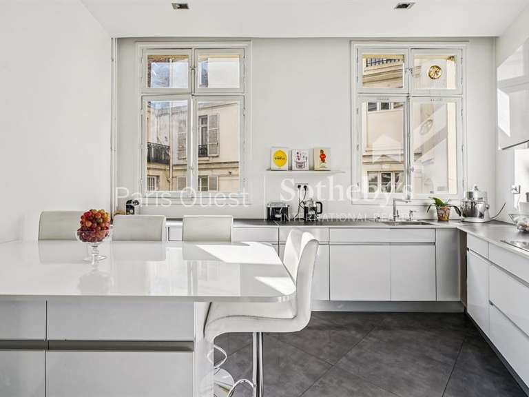 Appartement Paris 8e - 3 chambres - 175m²