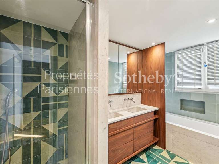 Appartement Paris 8e - 3 chambres - 155m²