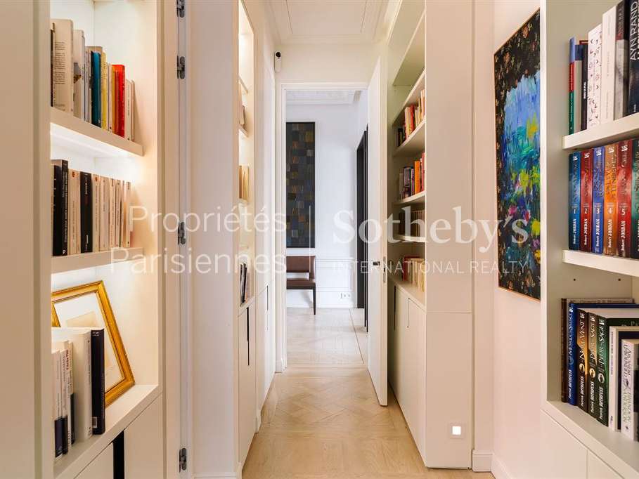 Apartment Paris 8e