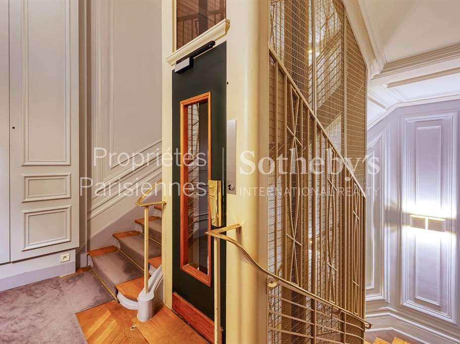 Apartment Paris 8e