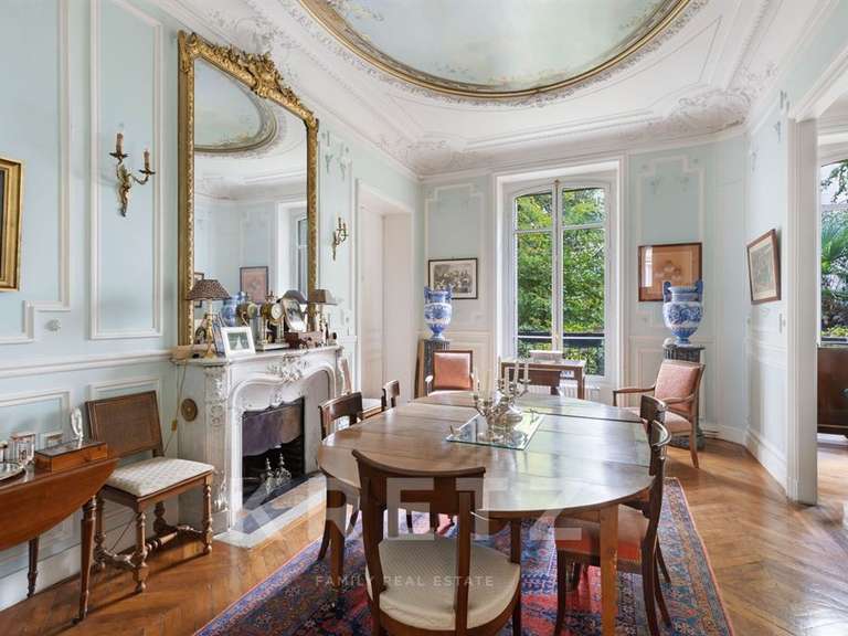 Appartement Paris 8e - 4 chambres - 227m²
