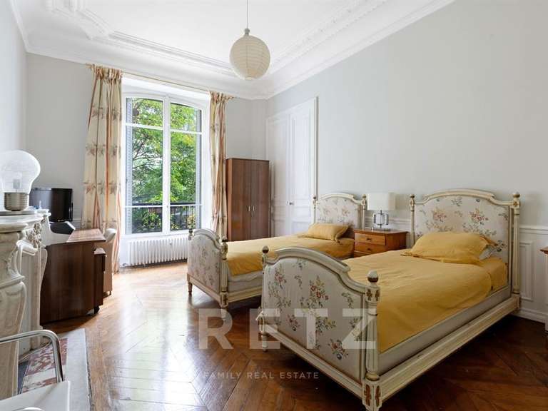 Appartement Paris 8e - 4 chambres - 227m²