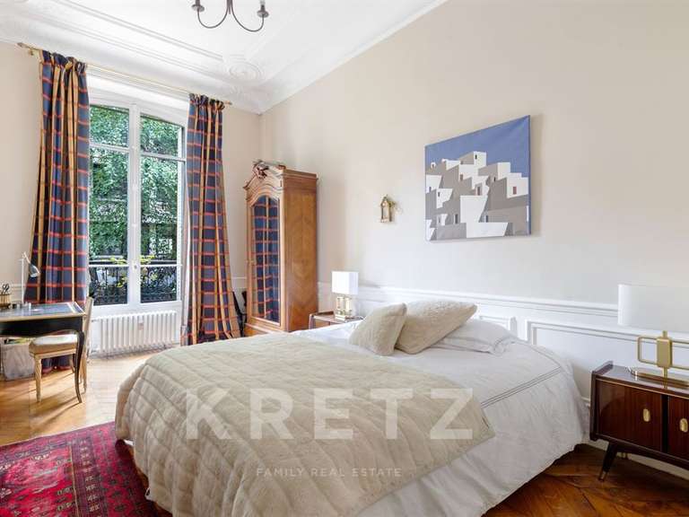 Appartement Paris 8e - 4 chambres - 227m²