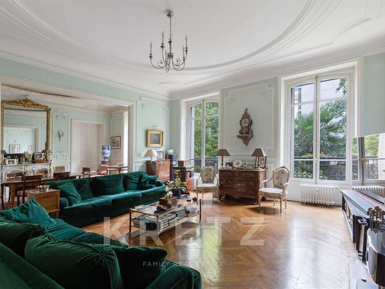 Appartement Paris 8e - 4 chambres - 227m²