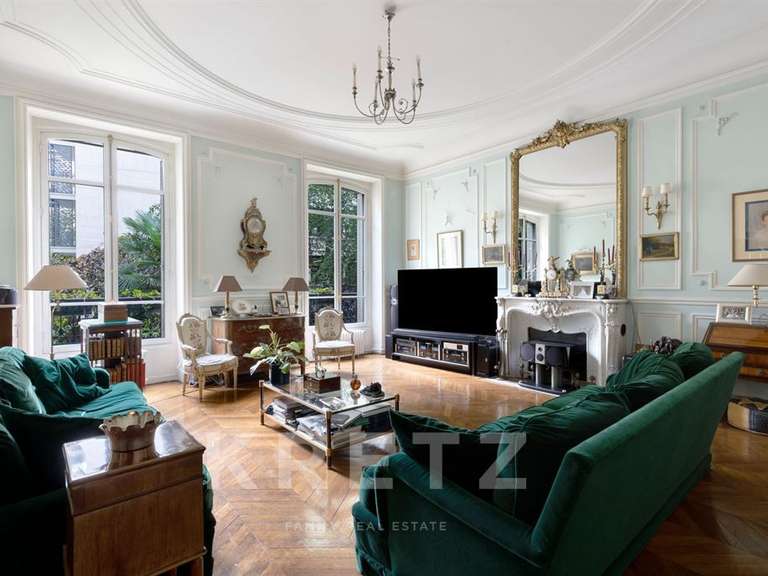 Appartement Paris 8e - 4 chambres - 227m²
