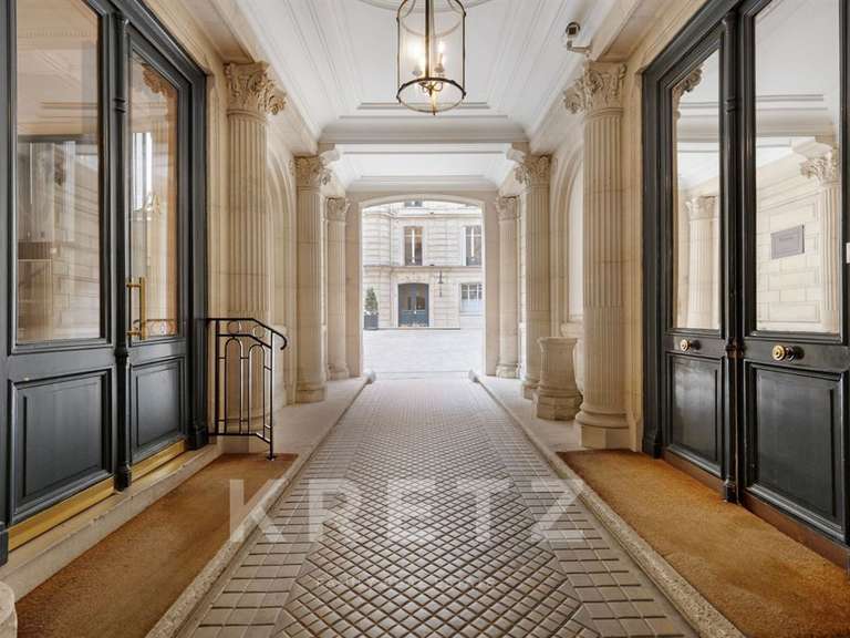 Appartement Paris 8e - 4 chambres - 227m²