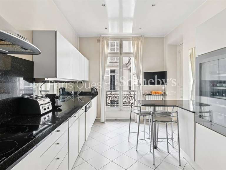 Apartment Paris 8e - 3 bedrooms - 174m²