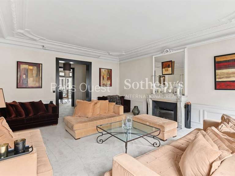 Apartment Paris 8e - 3 bedrooms - 174m²