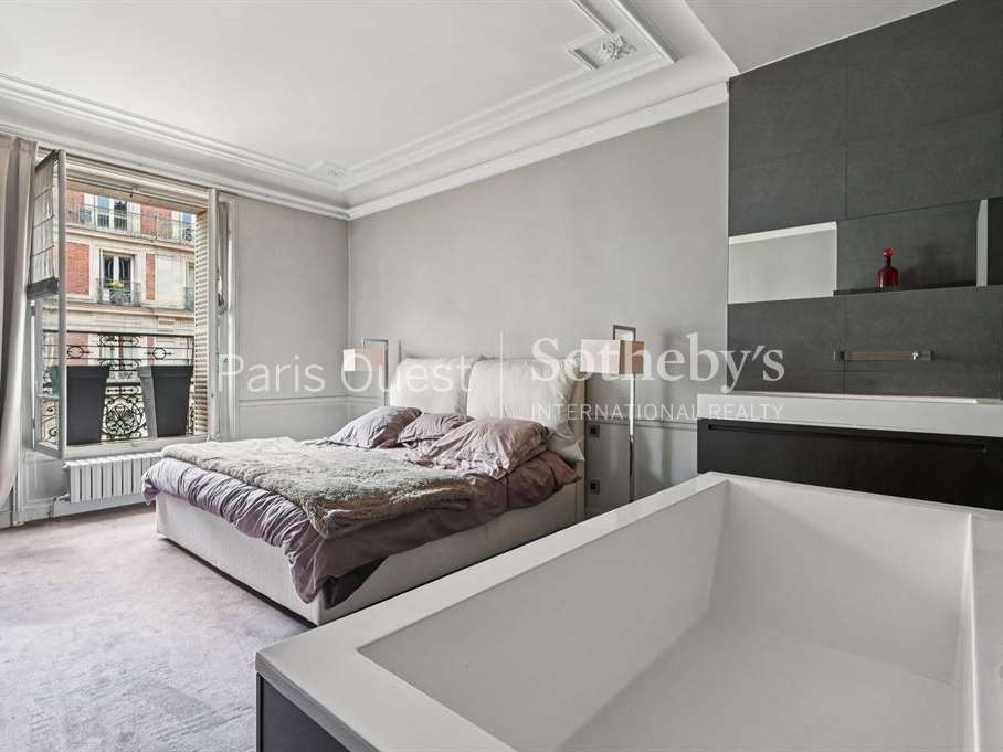 Apartment Paris 8e
