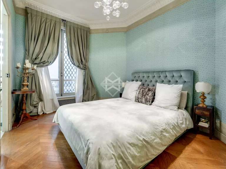 Apartment Paris 8e - 1 bedroom - 125m²