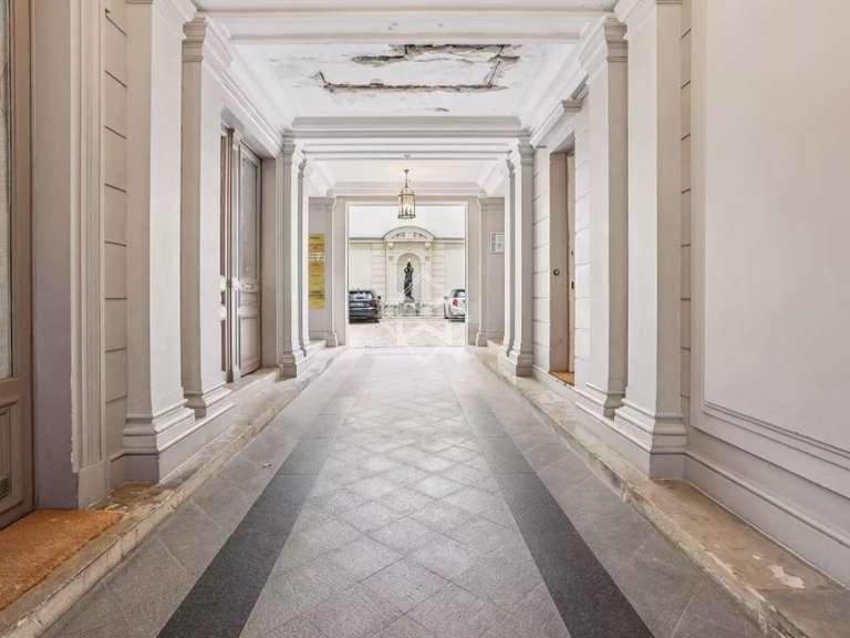 Apartment Paris 8e - 1 bedroom - 85m²