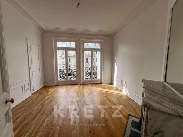Apartment Paris 8e - 3 bedrooms - 167m²