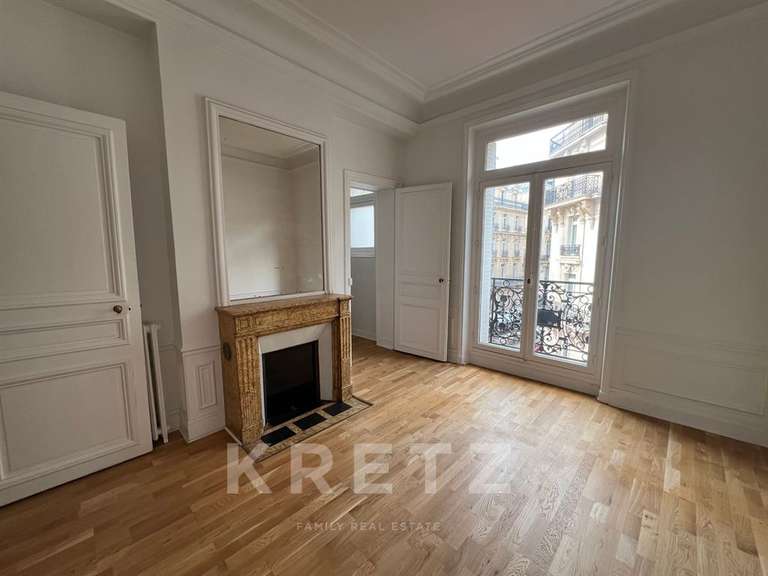 Apartment Paris 8e - 3 bedrooms - 167m²