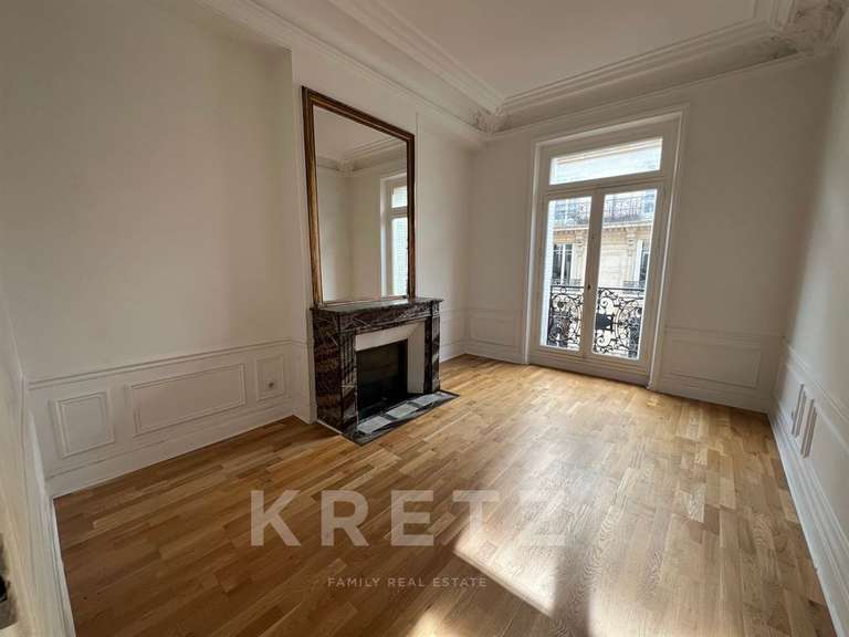 Apartment Paris 8e - 3 bedrooms - 167m²