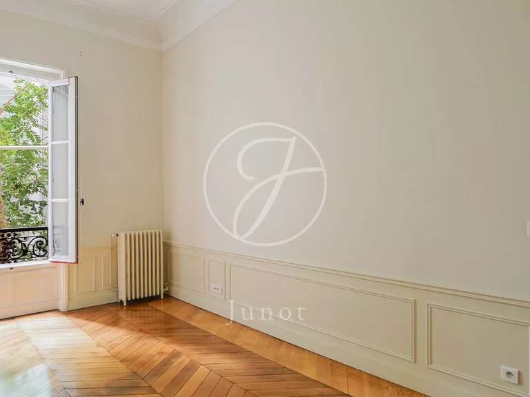 Appartement Paris 8e - 2 chambres - 78m²