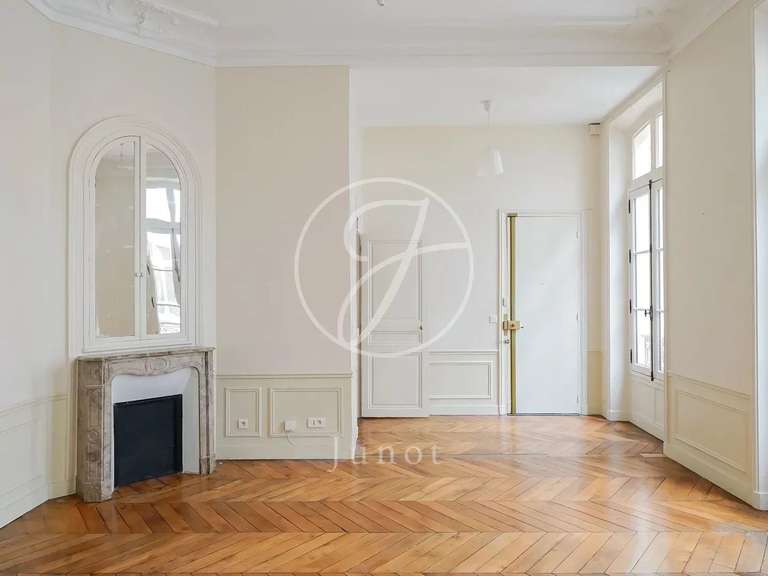 Appartement Paris 8e - 2 chambres - 78m²