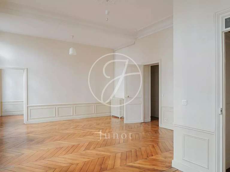 Appartement Paris 8e - 2 chambres - 78m²