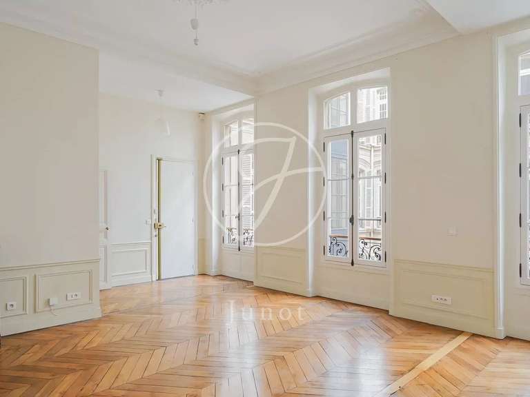 Appartement Paris 8e - 2 chambres - 78m²