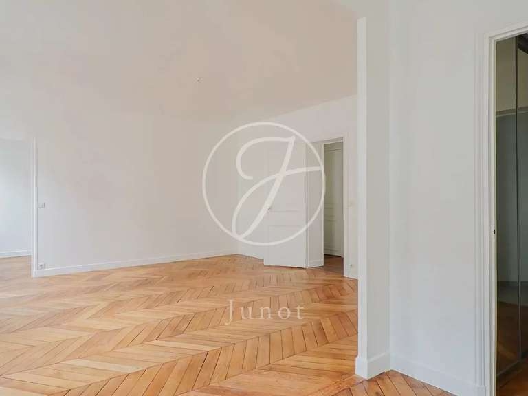 Appartement Paris 8e - 2 chambres - 76m²