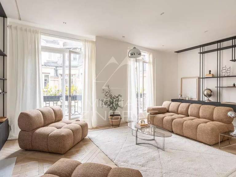 Appartement Paris 8e - 3 chambres - 142m²