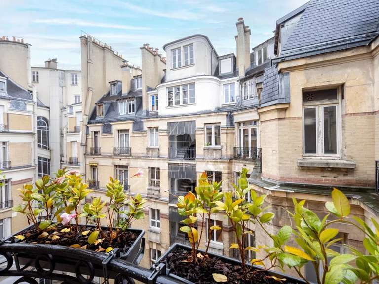 Appartement Paris 8e - 3 chambres - 142m²