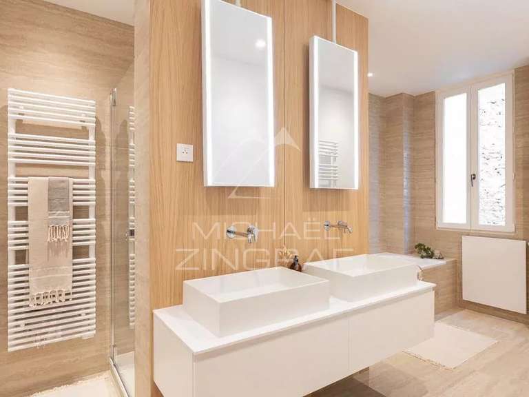 Appartement Paris 8e - 3 chambres - 142m²